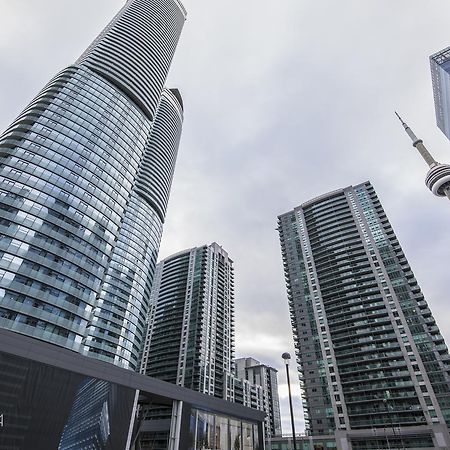טורונטו Royal Stays Condominiums - Upscale Downtown Suites מראה חיצוני תמונה