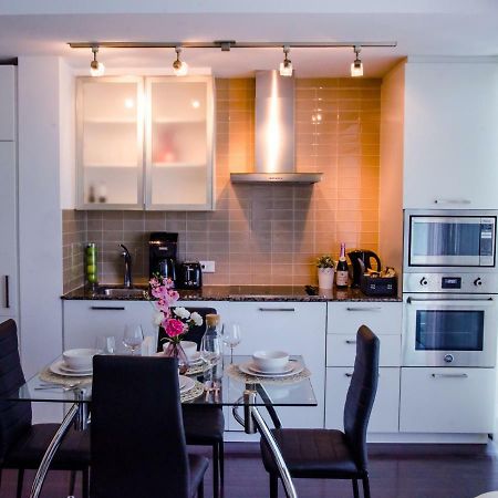 טורונטו Royal Stays Condominiums - Upscale Downtown Suites מראה חיצוני תמונה