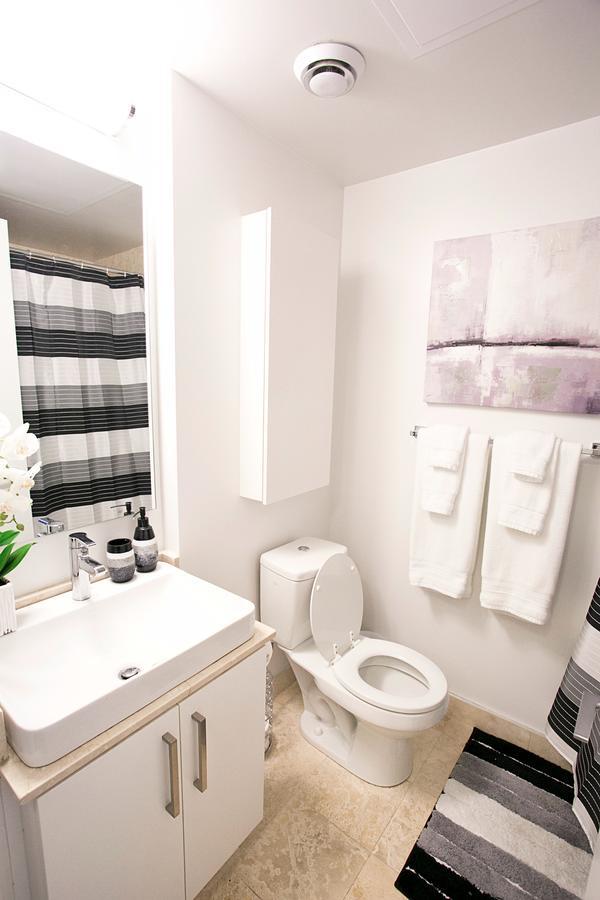 טורונטו Royal Stays Condominiums - Upscale Downtown Suites מראה חיצוני תמונה