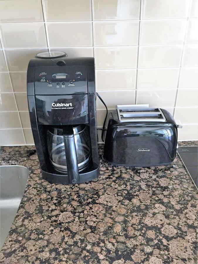 טורונטו Royal Stays Condominiums - Upscale Downtown Suites מראה חיצוני תמונה