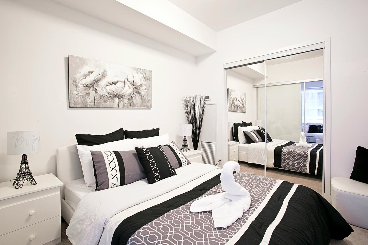 טורונטו Royal Stays Condominiums - Upscale Downtown Suites מראה חיצוני תמונה