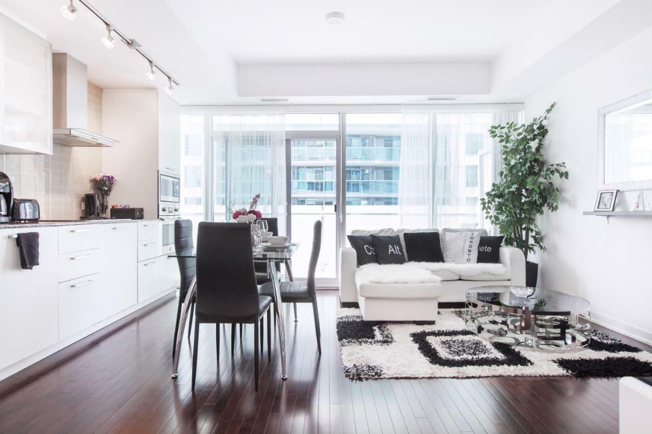 טורונטו Royal Stays Condominiums - Upscale Downtown Suites מראה חיצוני תמונה